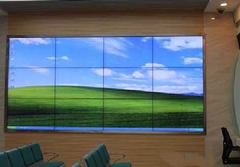 玉山液晶拼接屏的另类用法。