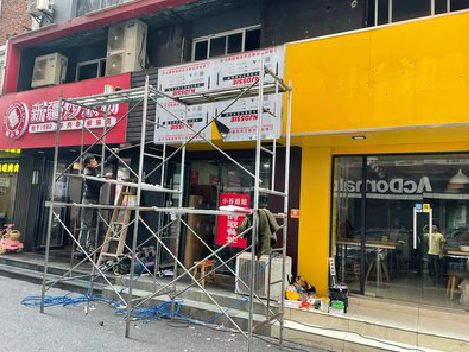 玉山制作广告招牌如何避免它发黄？